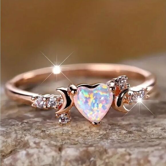 Elegant golden heart opal design wedding ring sz 6 - Picture 1 of 4